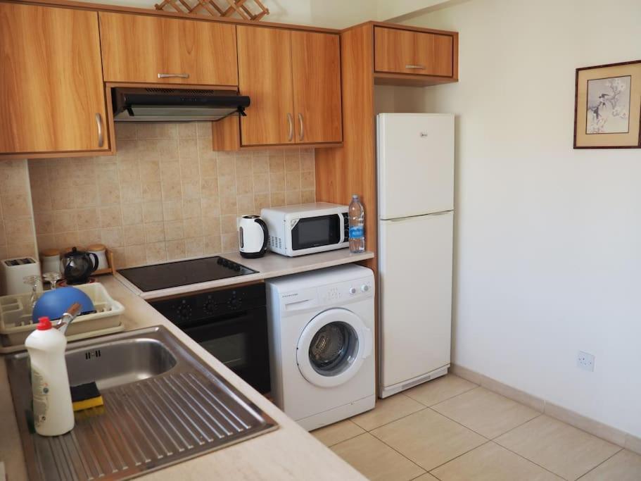A Stone's Throw From Everything Appartement Paphos